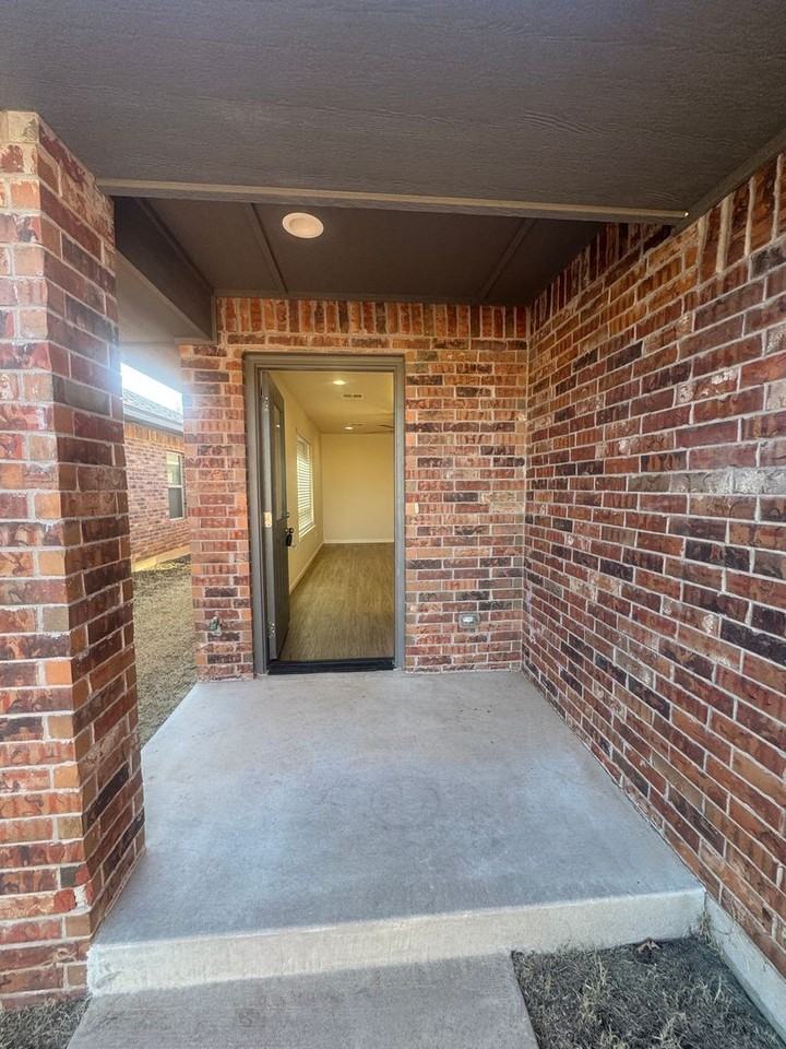 1317 Wade St - Photo 2 of 24