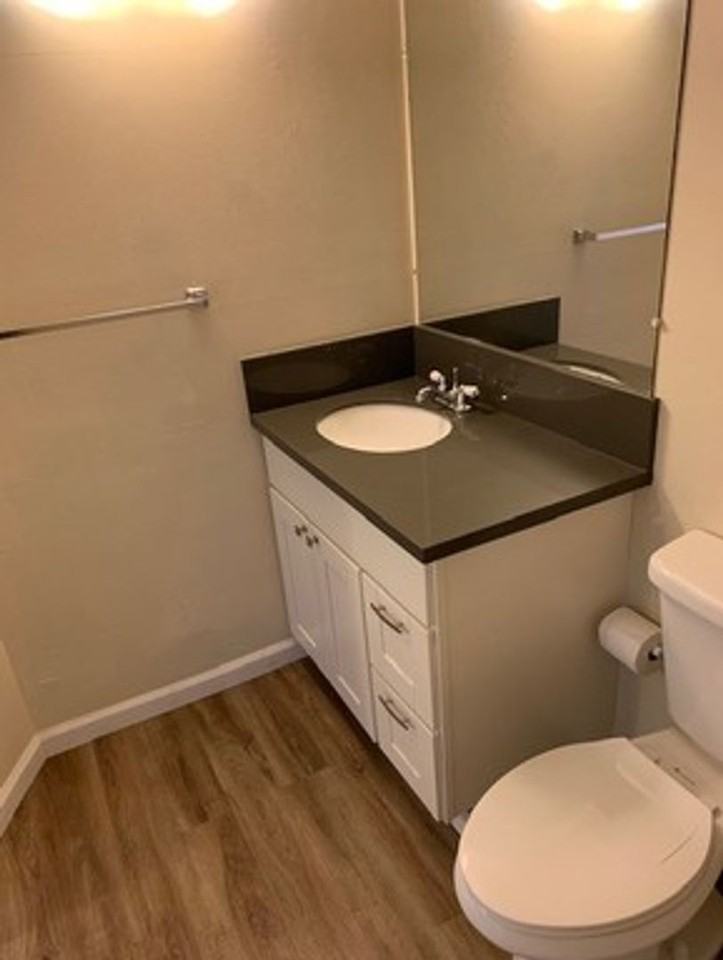 Hillcrest Apartments - Photo 6 of 23