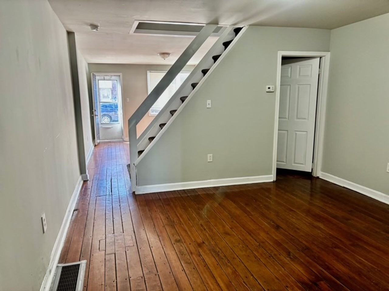 2445 E Huntingdon St - Photo 3 of 22
