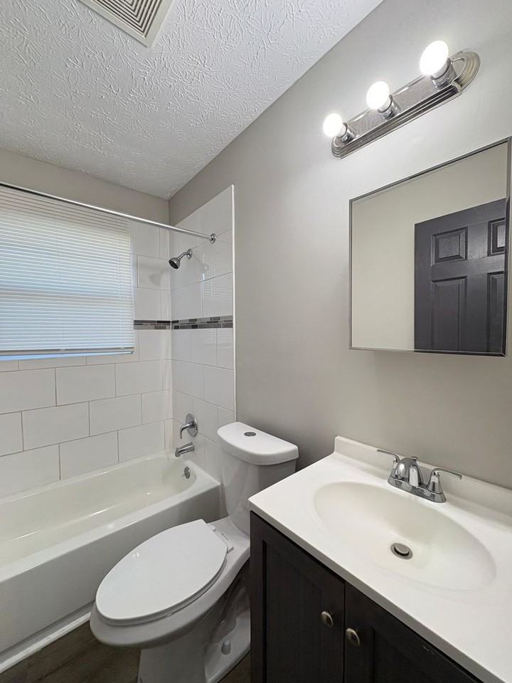 2246 Ransdell St - Photo 2 of 21