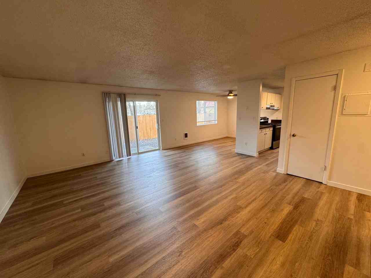 9021 E Liberty Ave - Photo 2 of 26