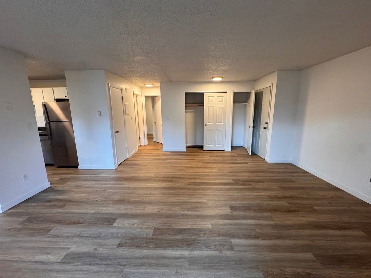 9021 E Liberty Ave - Photo 3 of 26