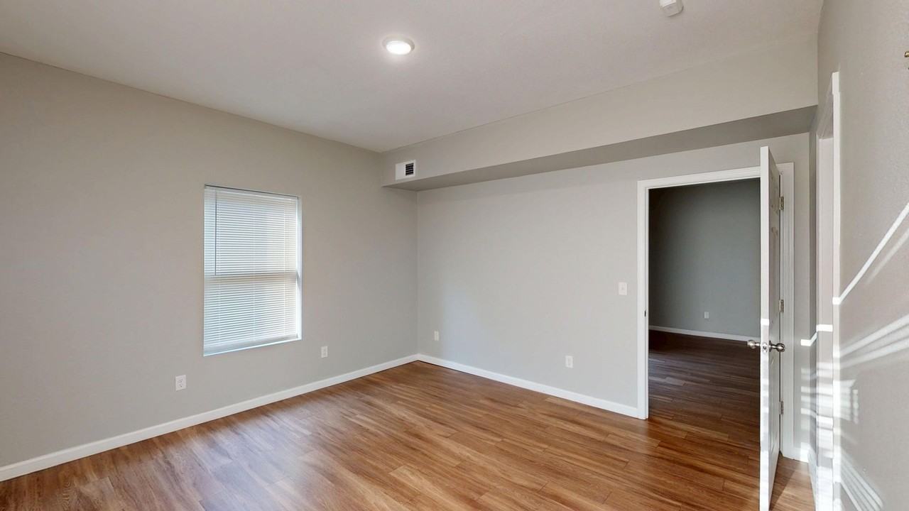 443 Day Springs Rd - Photo 7 of 13