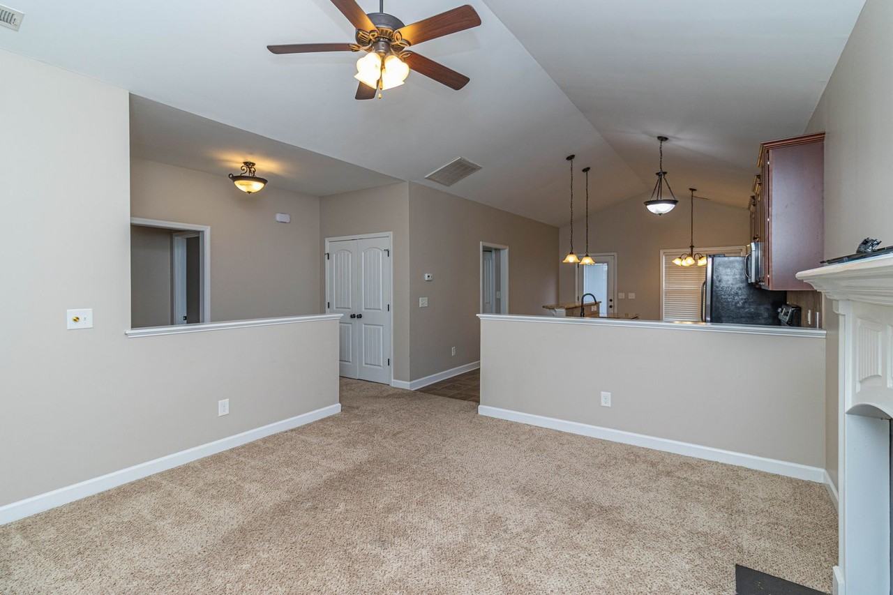 210 Twilight Dr - Photo 5 of 26