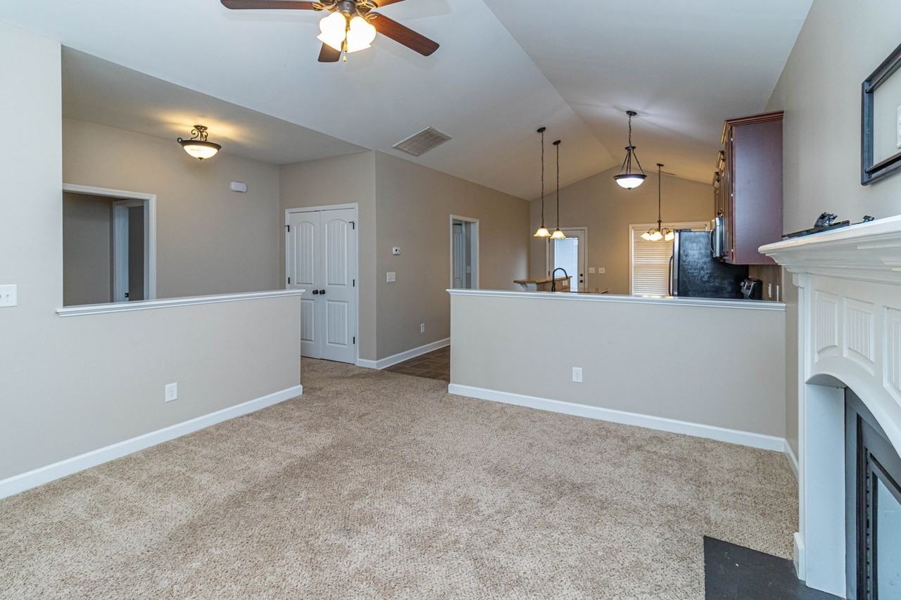 210 Twilight Dr - Photo 6 of 26