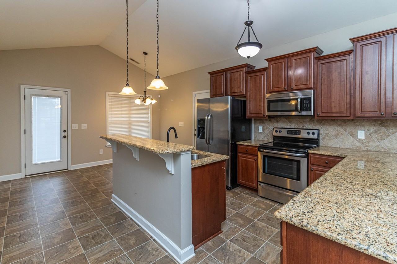 210 Twilight Dr - Photo 7 of 26