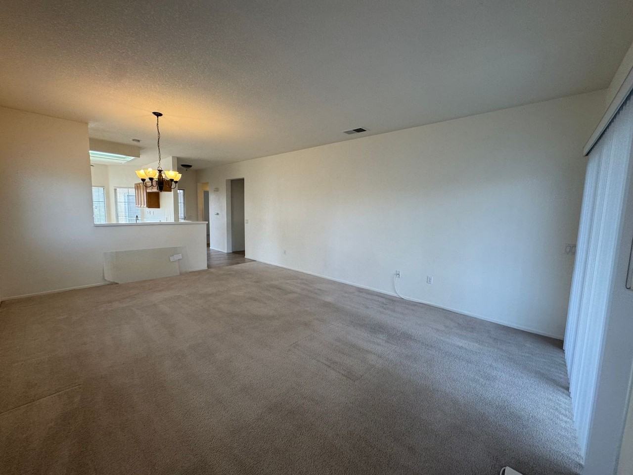 11670 Oak St - Photo 7 of 17