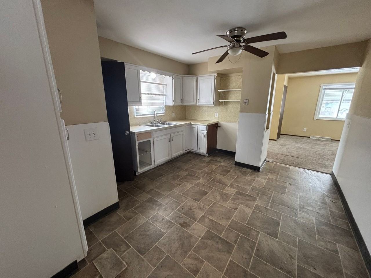 3606 Doyle St - Photo 4 of 15