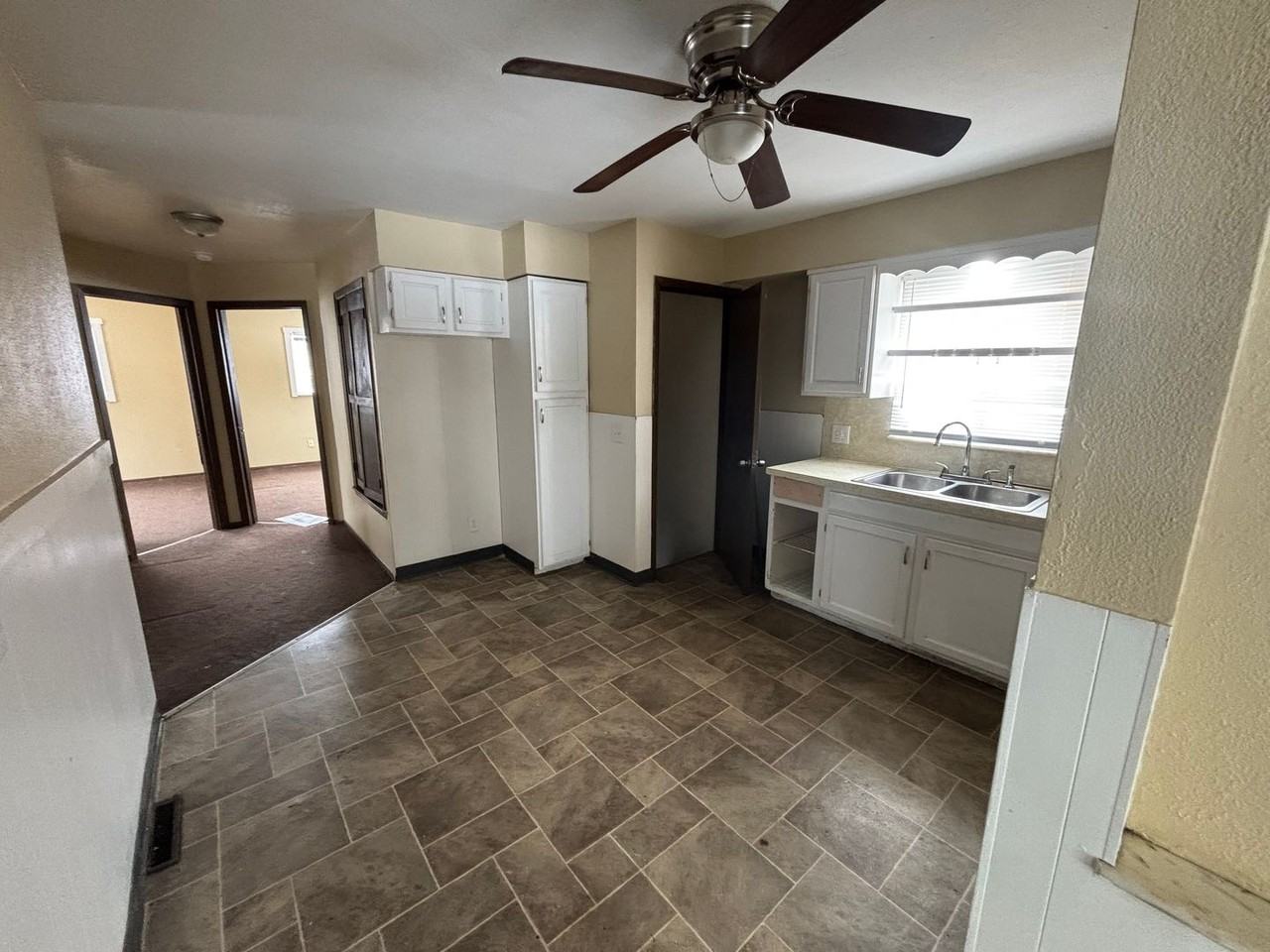 3606 Doyle St - Photo 5 of 15