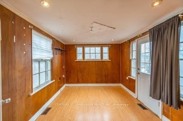 2982 Bayview Avenue - Photo 5 of 27