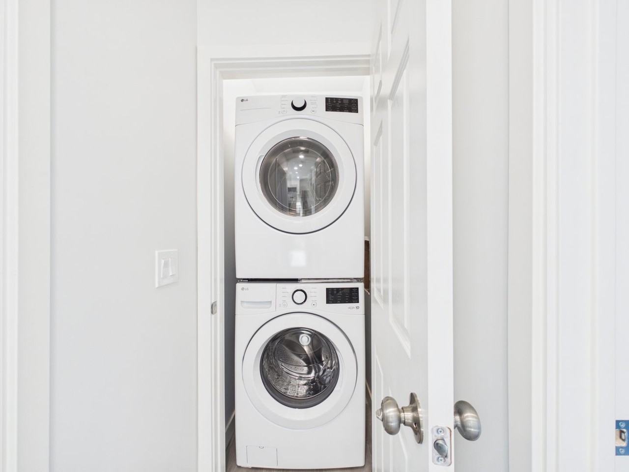 847-853 W. 11th Street - Photo 2 of 30