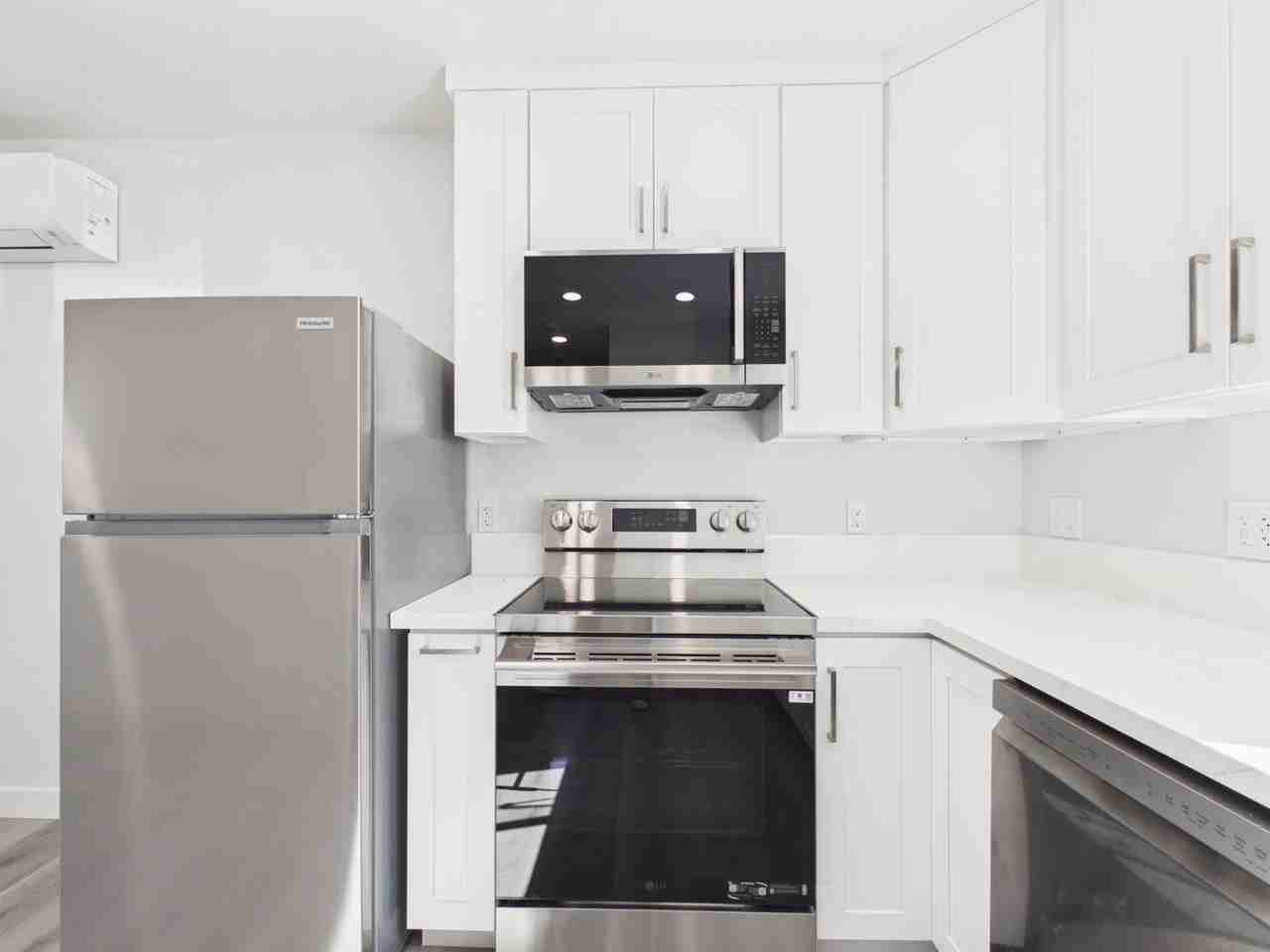 847-853 W. 11th Street - Photo 7 of 30