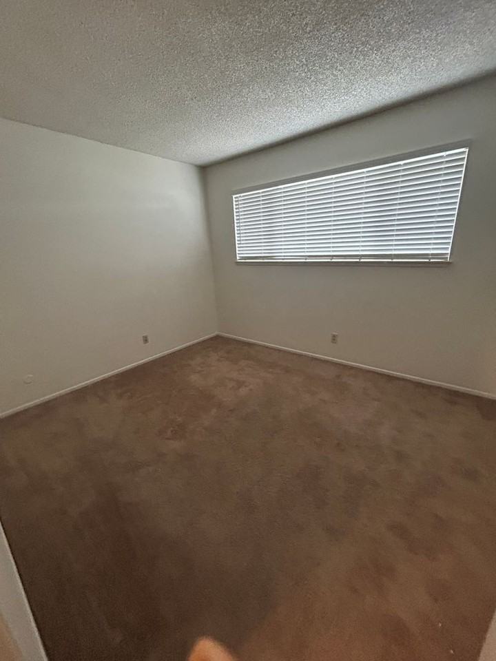 5274 Shenandoah St - Photo 5 of 8