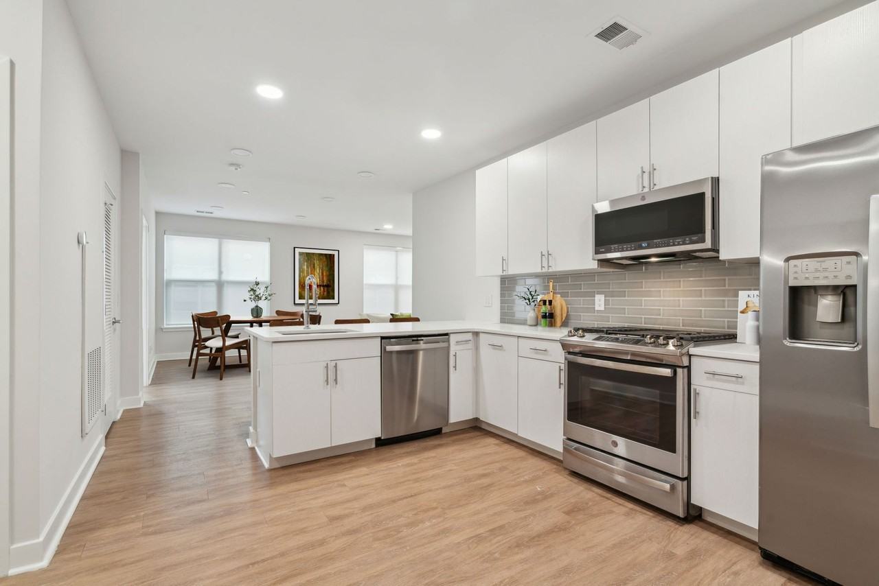 The Elm - Photo 5 of 50