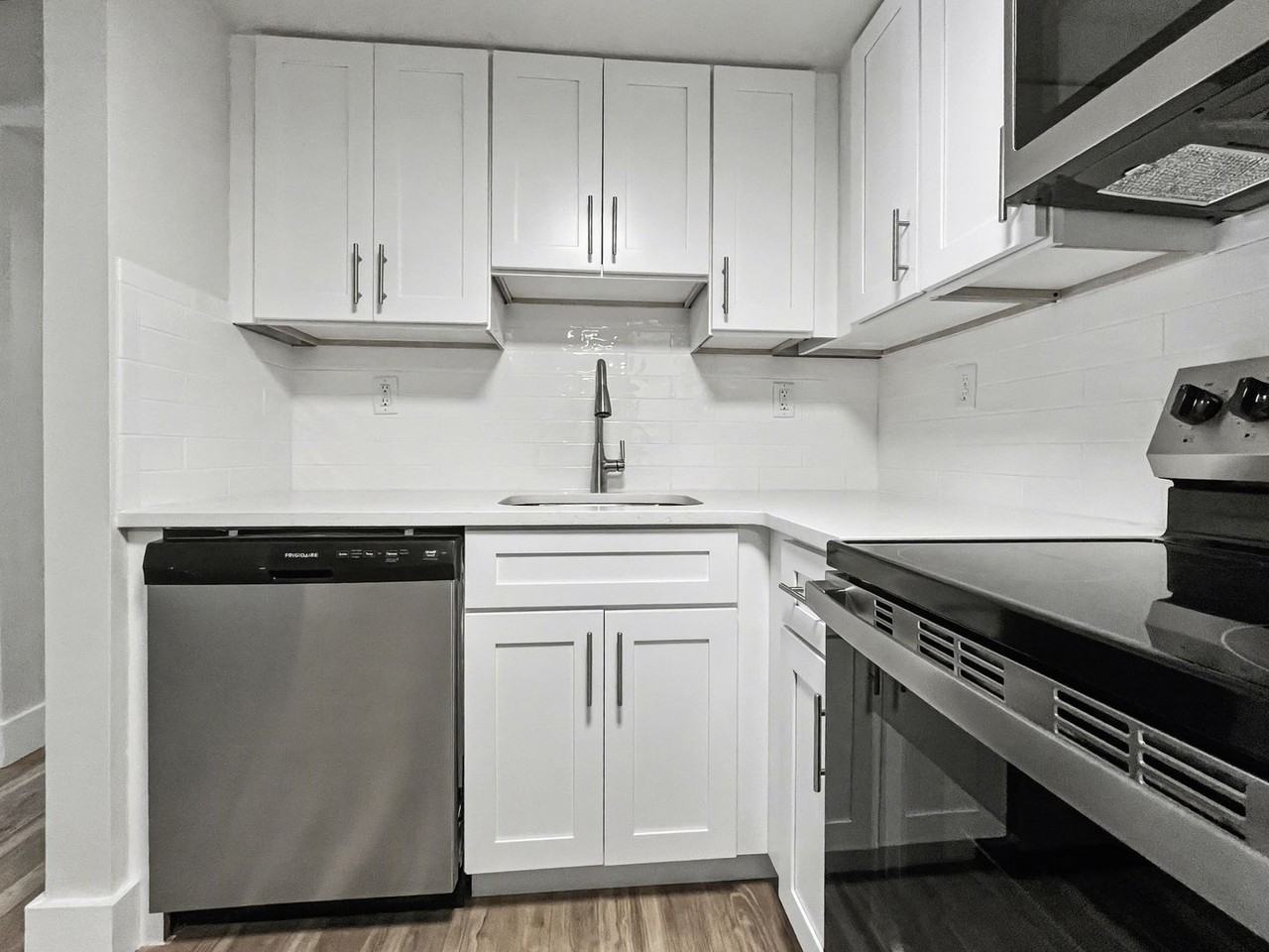 418 Magnolia Street - Photo 3 of 50