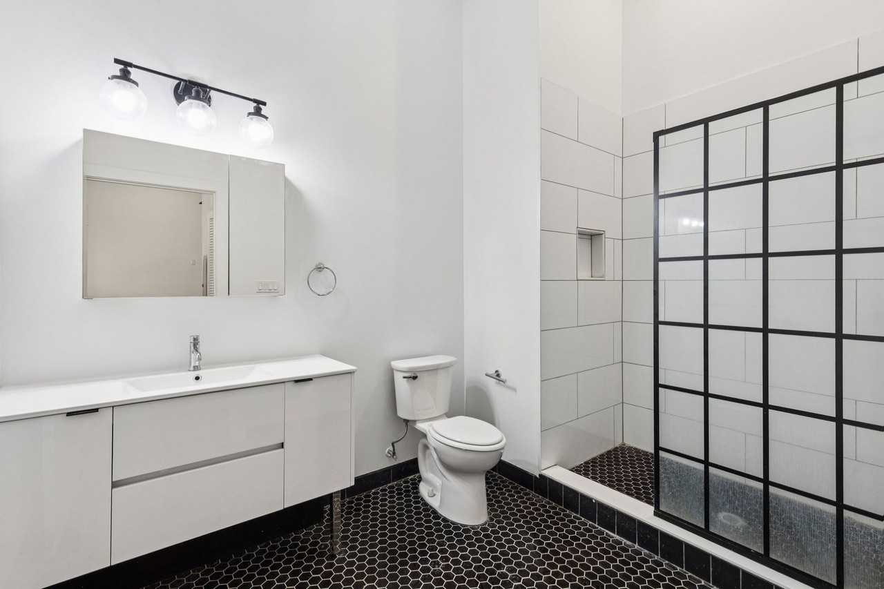 The Corinthian - Photo 4 of 11