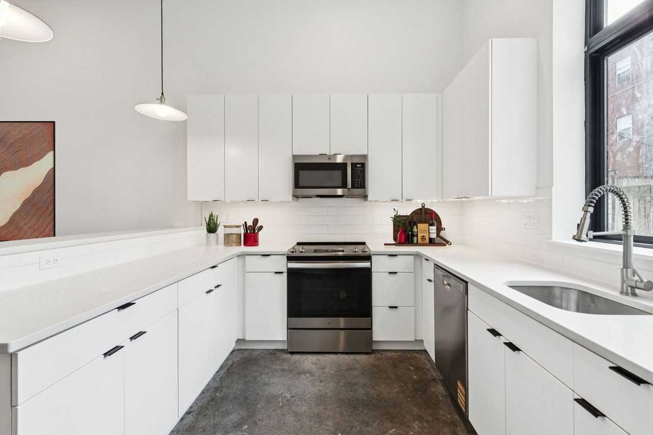 The Corinthian - Photo 5 of 11