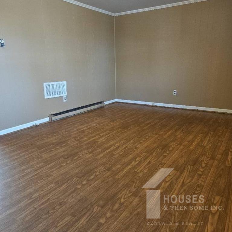 24 Lakeview Cir - Photo 3 of 14