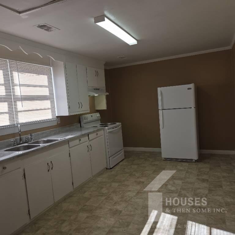 24 Lakeview Cir - Photo 4 of 14