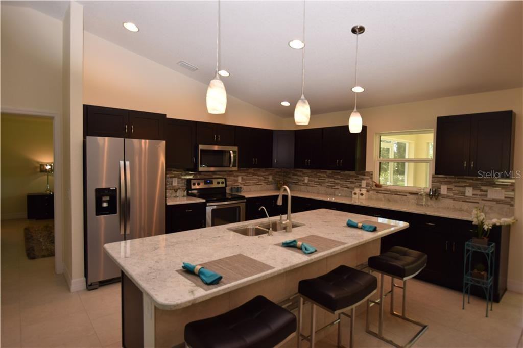 2450 Amnesty Dr - Photo 3 of 5