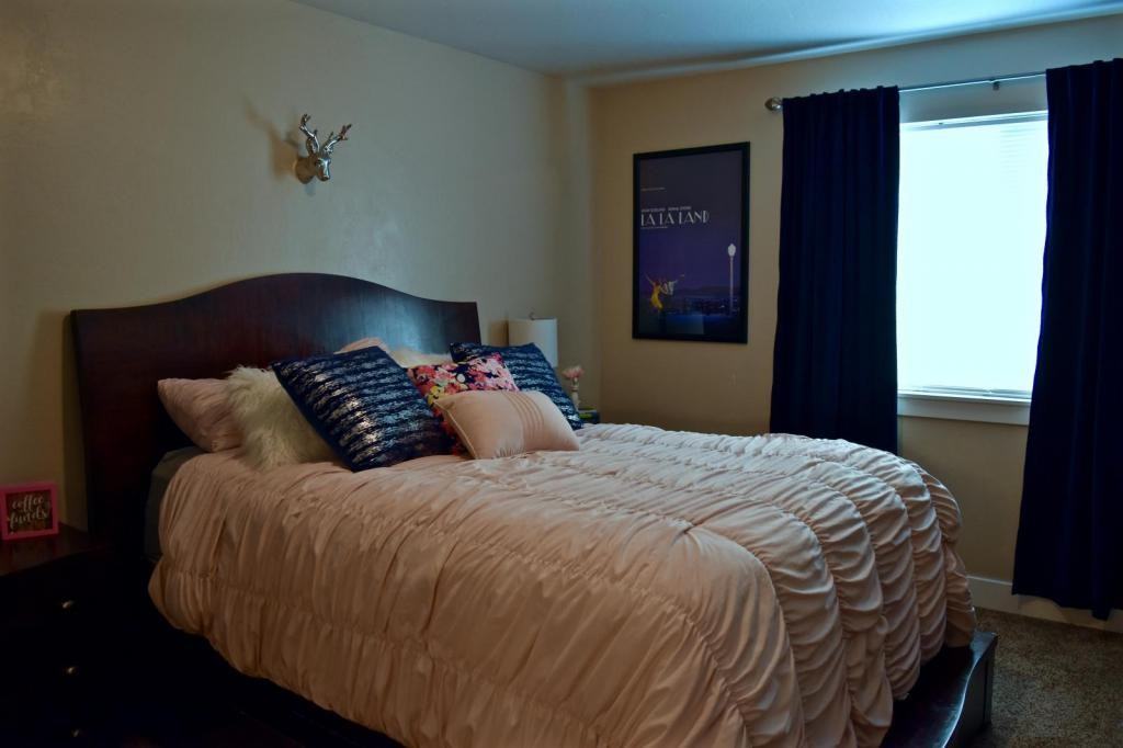 685 N Park Ave Unit B - Photo 6 of 6