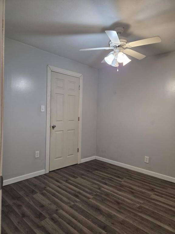 400 W Elm St - Photo 2 of 14