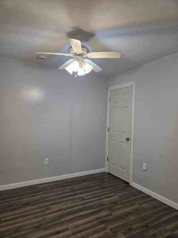 400 W Elm St - Photo 3 of 14