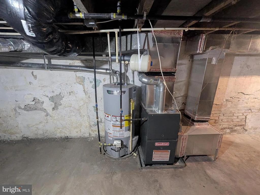 430 S Smallwood St - Photo 3 of 18