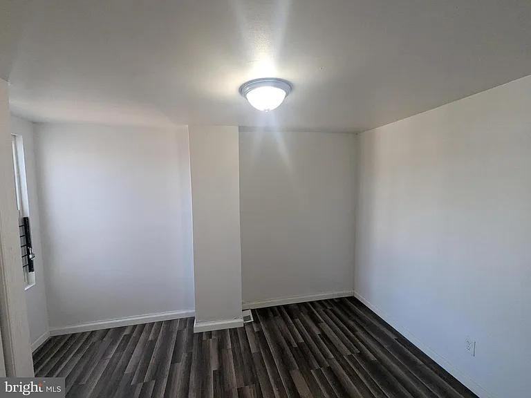 430 S Smallwood St - Photo 6 of 18