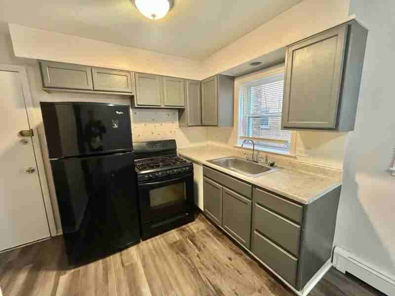 2122 135th Pl #4 - Photo 2 of 8