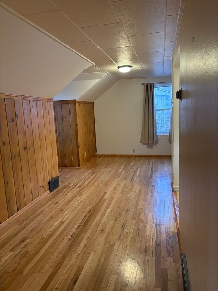 123 Livingston - Photo 2 of 46