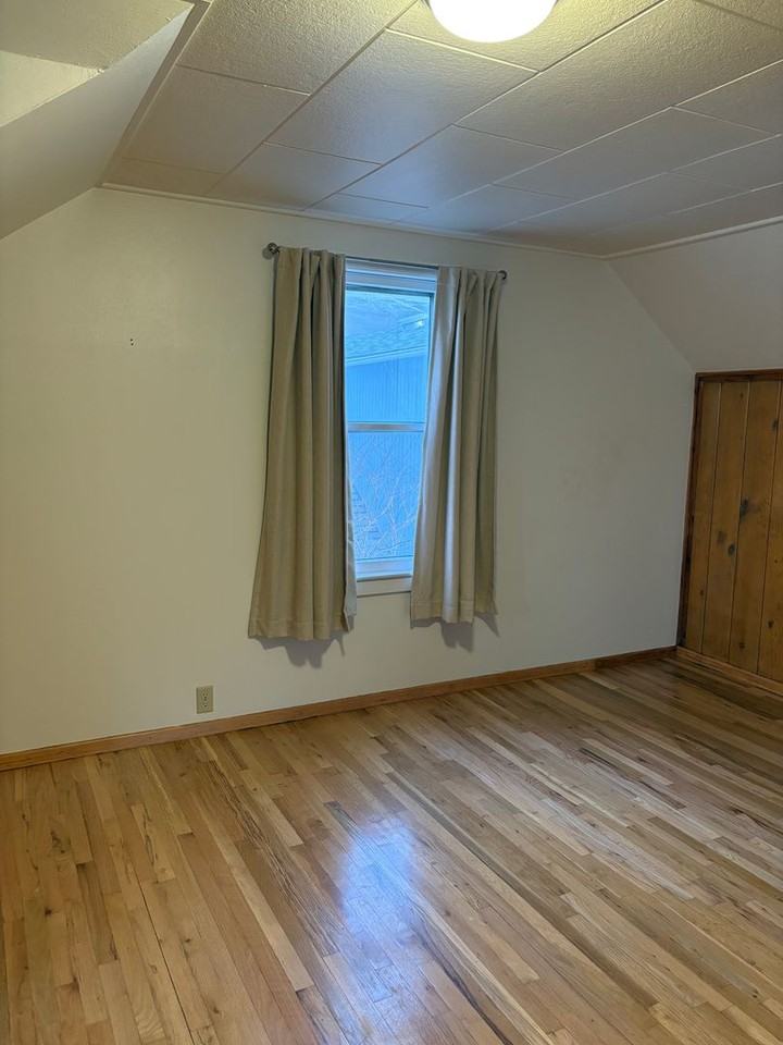 123 Livingston - Photo 3 of 46