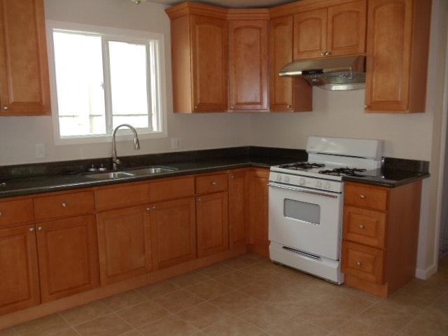 5203 11th Ave Ne - Photo 6 of 21