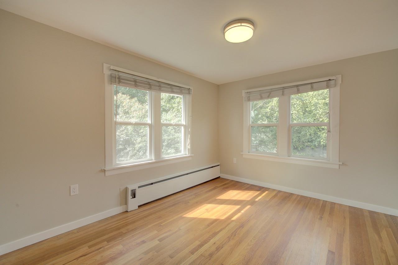 5255 19th Ave Ne #14983934 - Photo 5 of 38