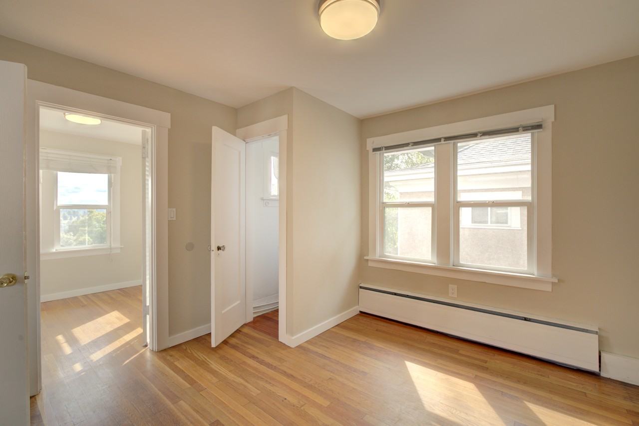 5255 19th Ave Ne #14983934 - Photo 7 of 38