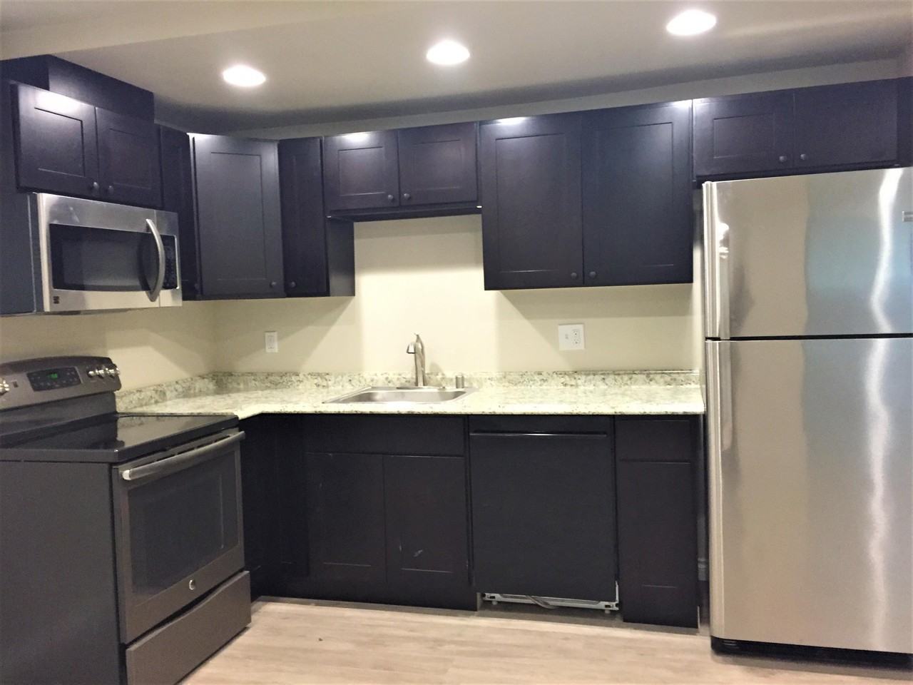 2108 Ne 54th St - Photo 3 of 18