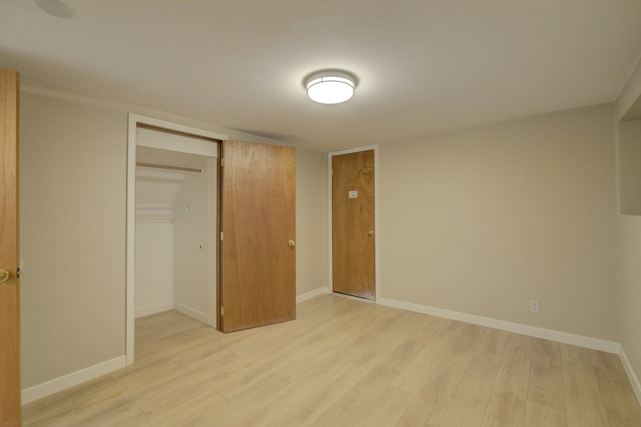 5232 Brooklyn Ave Ne - Photo 4 of 41