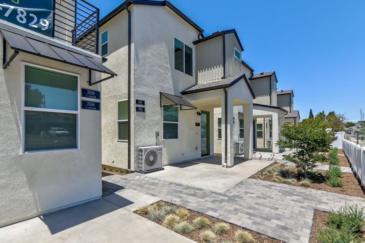 2050 - Photo 7 of 12