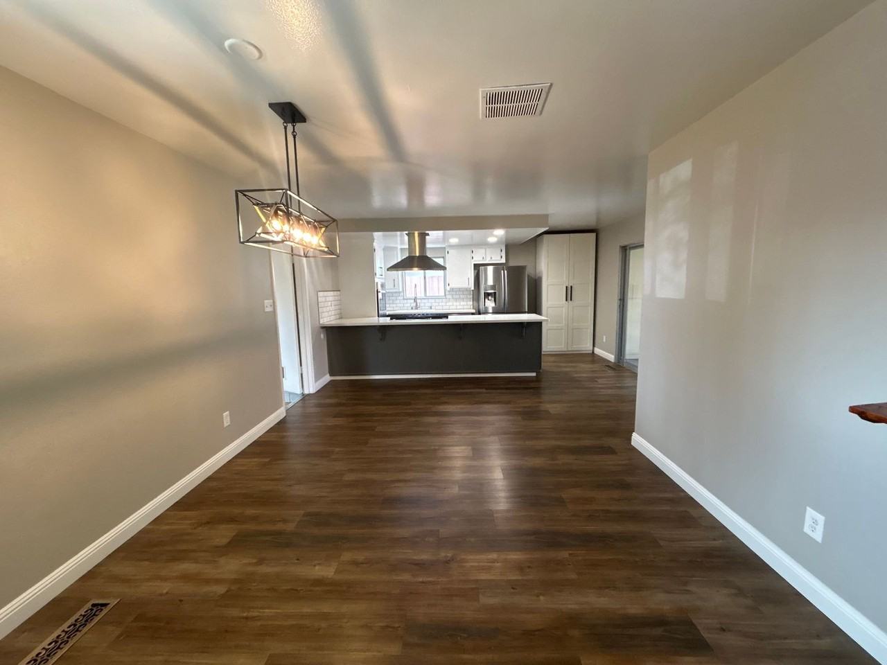 1005 Pasadena Ln - Photo 2 of 24