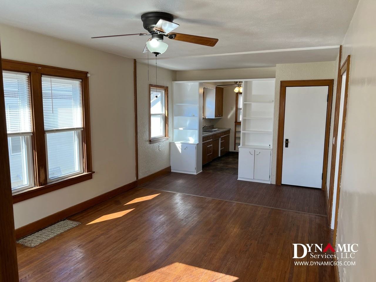 1917 S Duluth Ave - Photo 3 of 34