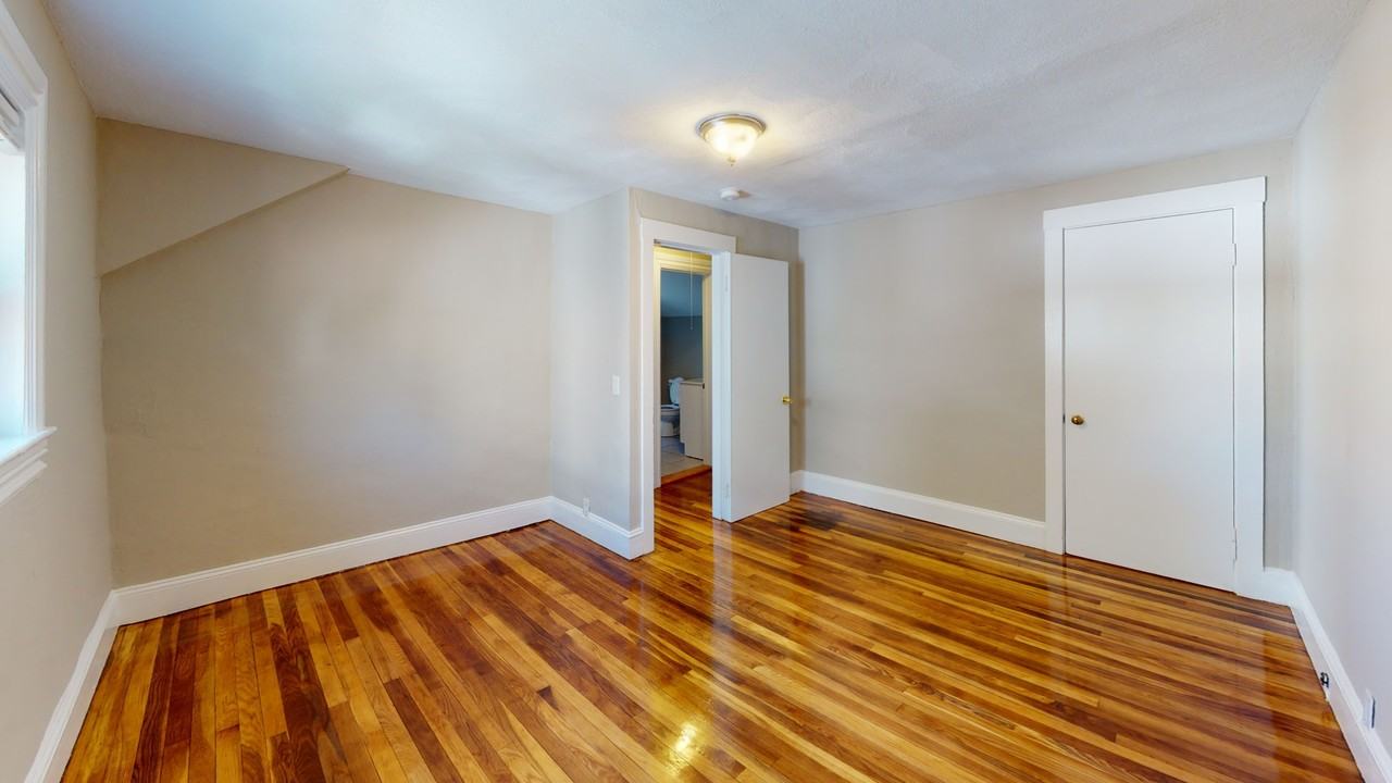 18 Kelley Ct #18 - Photo 2 of 10