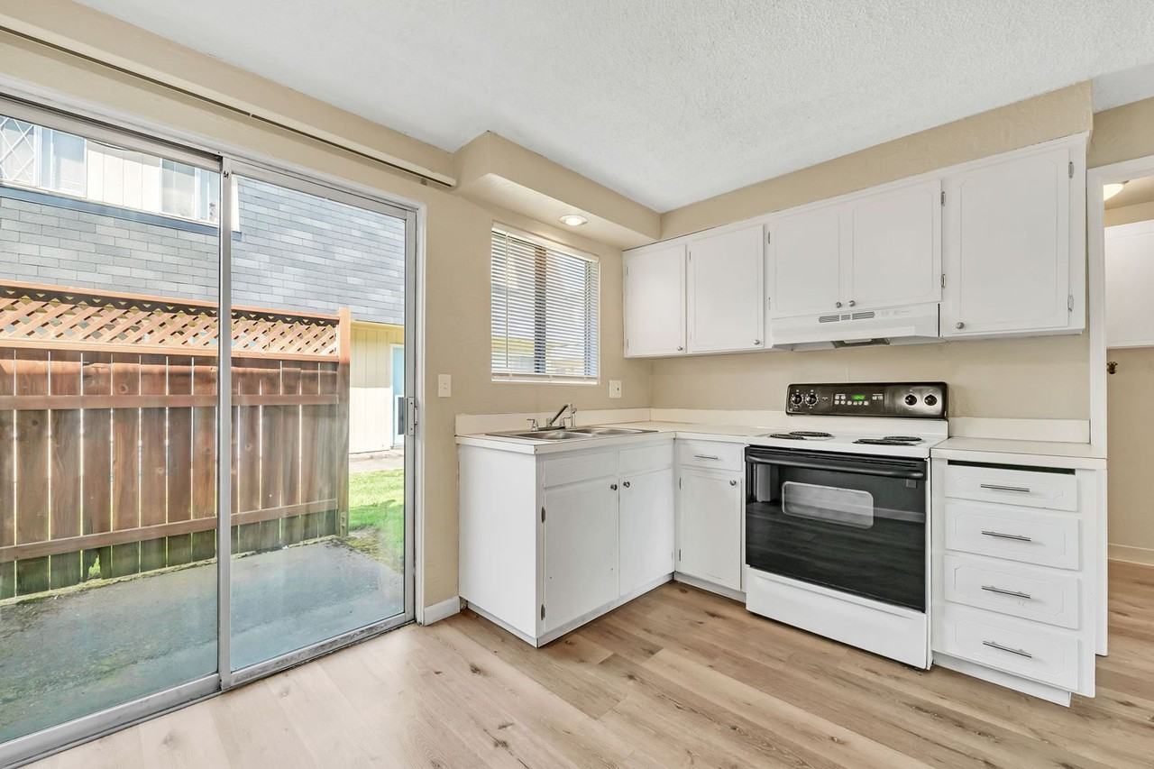 Villa Chateau Apartments - Photo 7 of 39