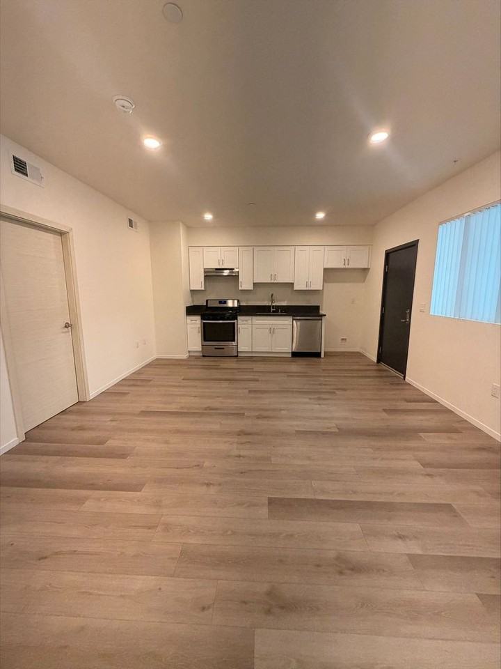 Bear Claw Apartments - Photo 6 of 50