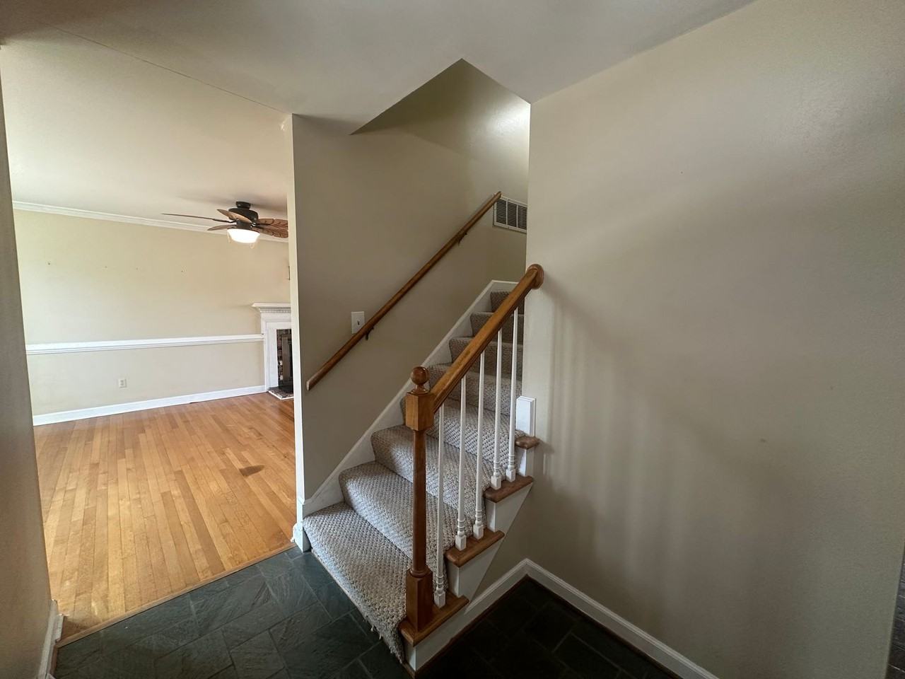 427 Elizabeth Lake Dr - Photo 3 of 32