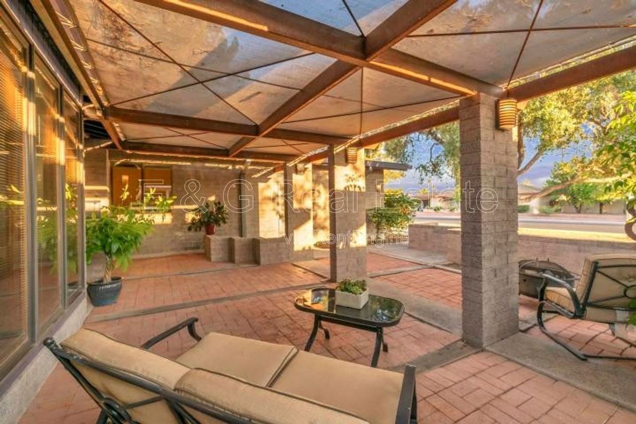 1118 E Laguna Dr - Photo 4 of 32