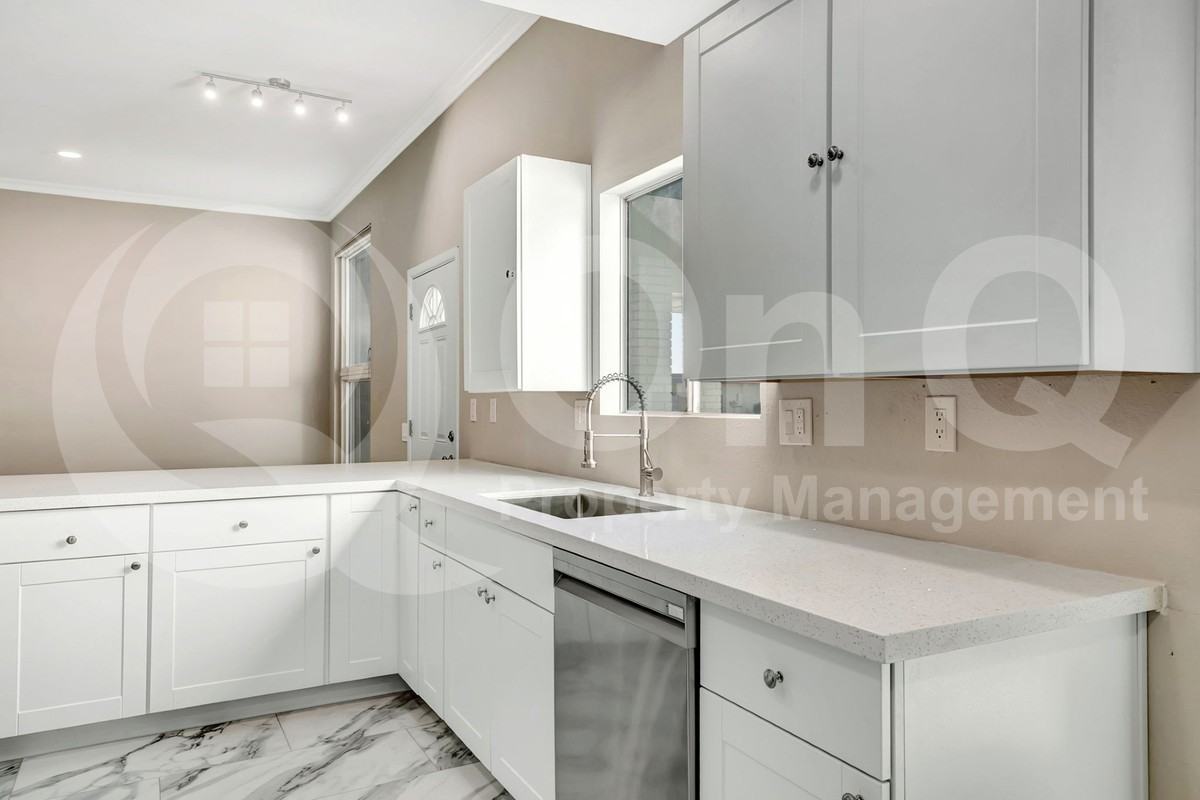 14429 N Boswell Blvd - Photo 7 of 34