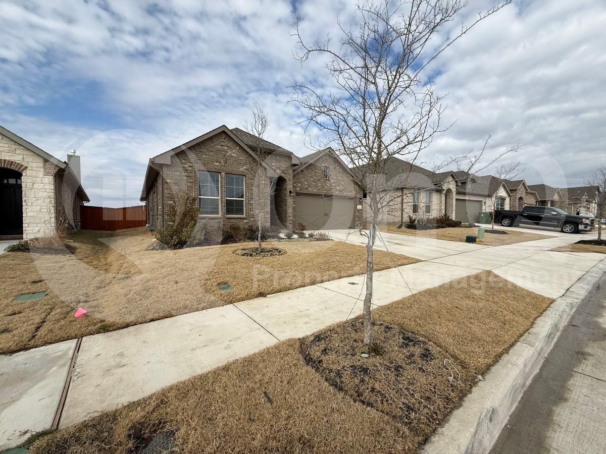 525 Pickett Creek Dr - Photo 3 of 24