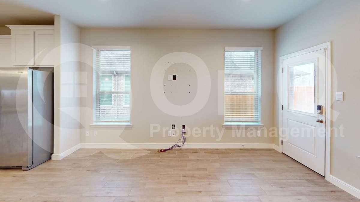 525 Pickett Creek Dr - Photo 6 of 24