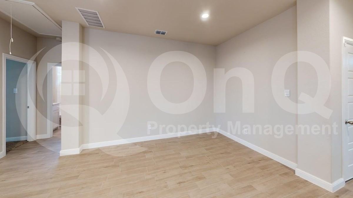 525 Pickett Creek Dr - Photo 7 of 24