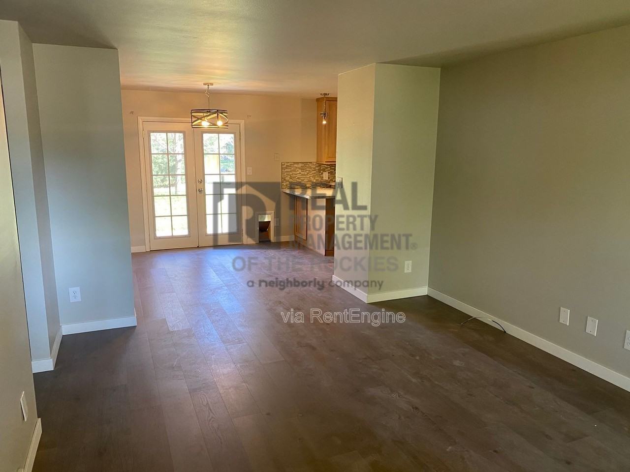 700 Dawn Ave - Photo 3 of 6